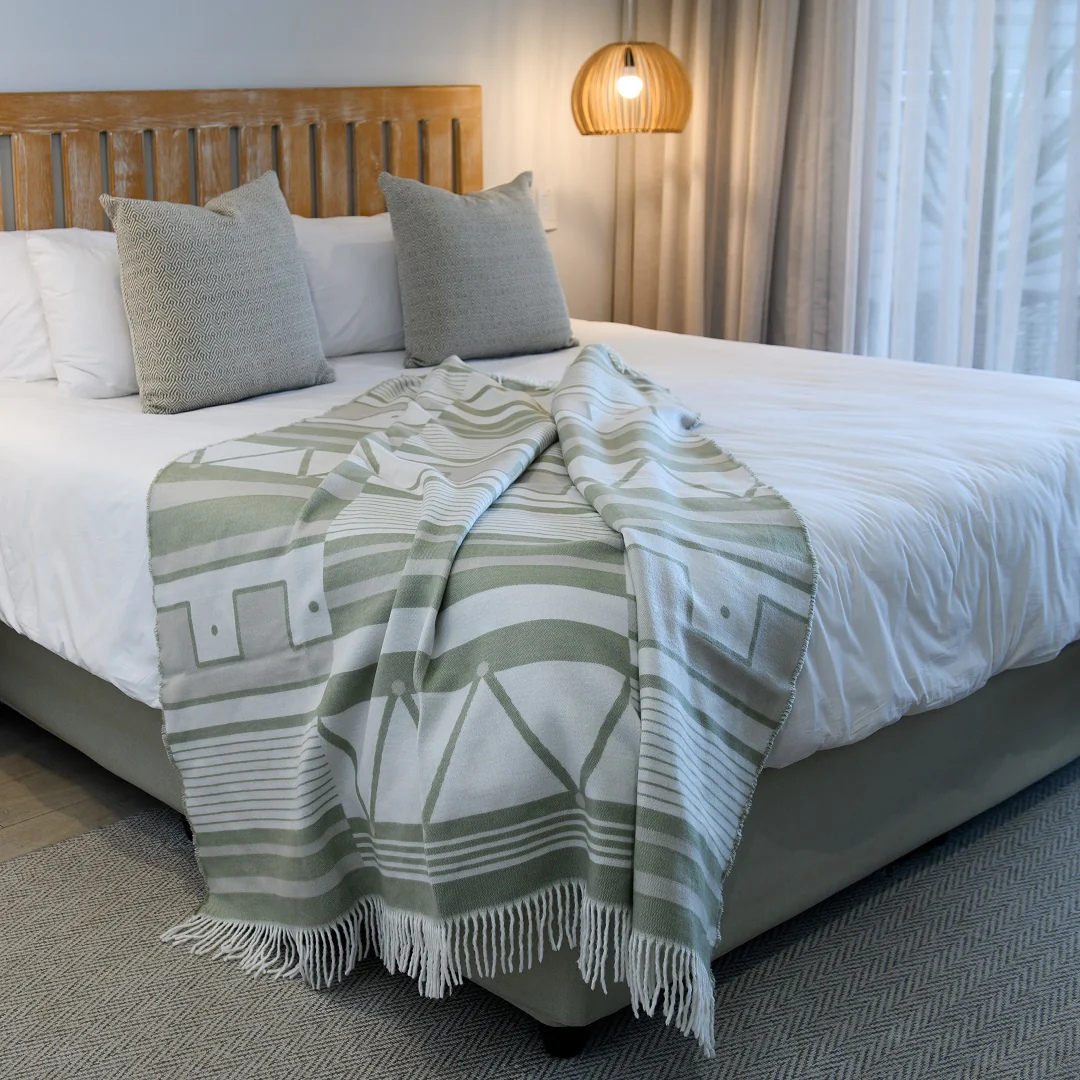 Bella Vita - Xhosa Throw by Aranda
